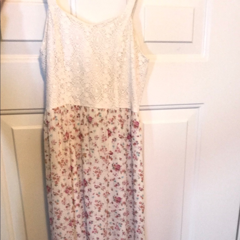 Floral Lace Maxi Dress